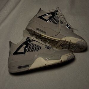 Jordan 4 retro frozen womans